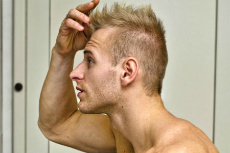 Homem No Espelho - Cabelo masculino - queda de cabelo