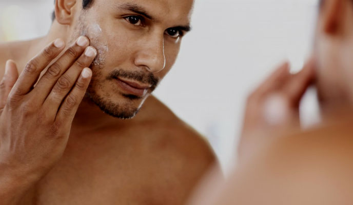 Homem No Espelho - como cuidar da pele, do cabelo e do corpo