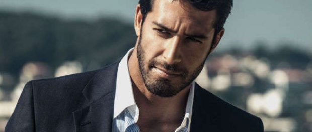 Homem-No-Espelho-Estilos-de-barbas-curta-cheia-longa