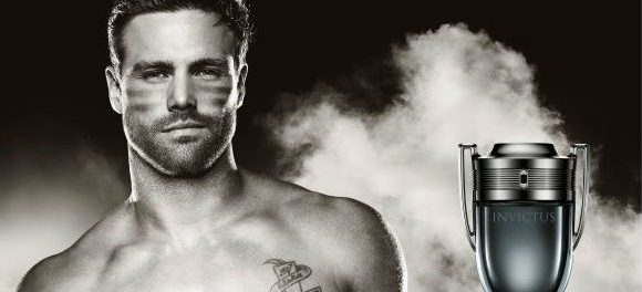 Homem No Espelho - Perfume Invictus Intense Paco Rabanne