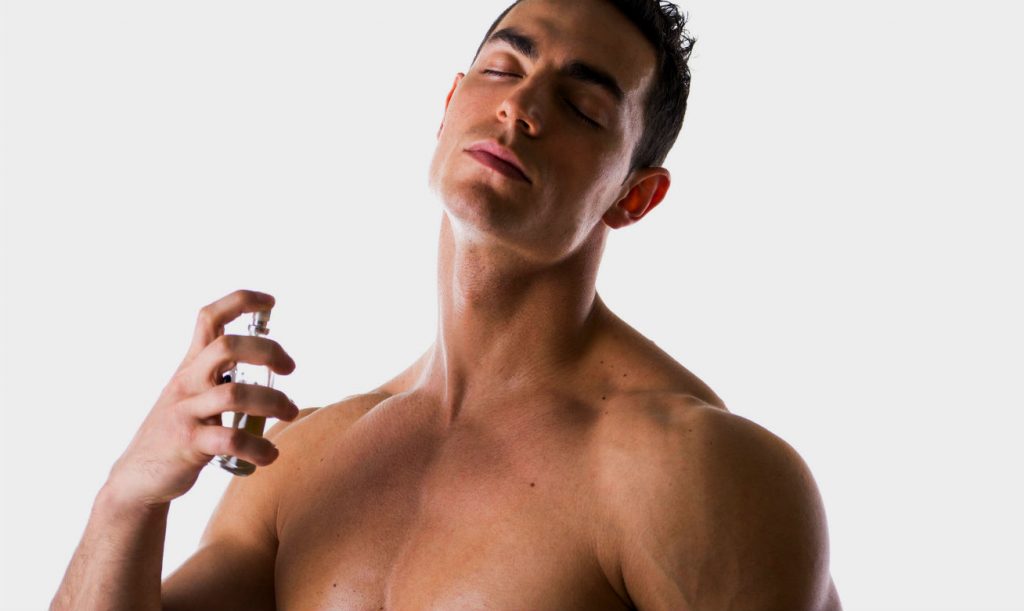 Como fazer o perfume durar mais na pele - Homem No Espelho