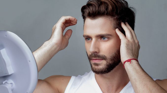 Como engrossar e dar mais volume ao cabelo fino - Homem No Espelho